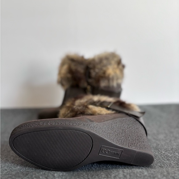 Nine West ankle boots, Fur trim. Size 9, Dark Chocolate Brown. New, Never used. - Picture 2 of 7